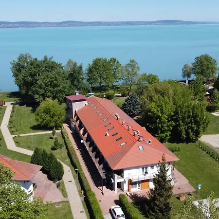 Waterfront Apartmanok Zamárdi Exterior photo