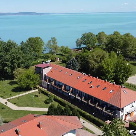 Waterfront Apartmanok Zamárdi Exterior photo
